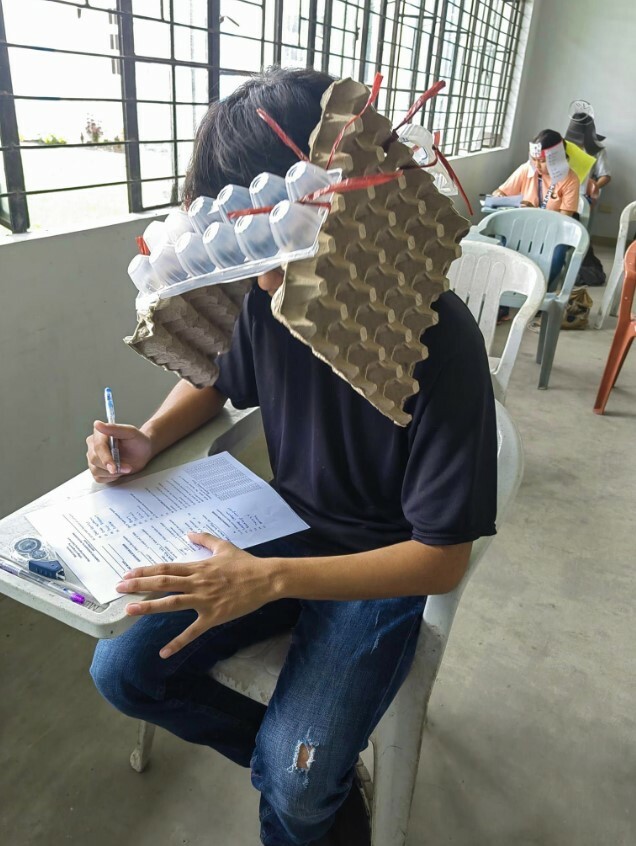 Najśmieszniejsze nakrycia głowy zapobiegające ściąganiu.