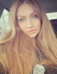 Fryzury Długie Na co dzień Proste z grzywką Kok Blond - 2986545