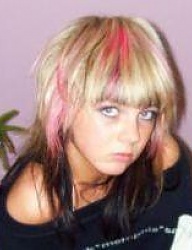 Fryzury Średnie Alternatywne EMO - 6122