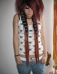 Fryzury Średnie Alternatywne EMO - 695317