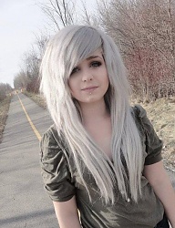 Fryzury Długie Alternatywne EMO Blond - 1354292