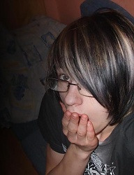 Fryzury Średnie Alternatywne EMO - 99042
