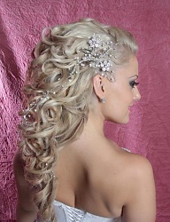 Fryzury Długie Ślubne Kręcone Upięcie Blond - 1329403