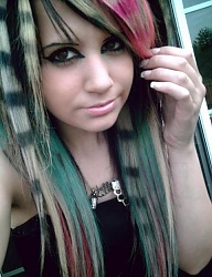 Fryzury Średnie Alternatywne EMO - 84323