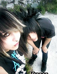 Fryzury Średnie Alternatywne EMO - 307092