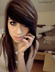 Fryzury Średnie Alternatywne EMO - 826608