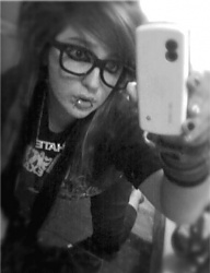 Fryzury Średnie Alternatywne EMO - 708383