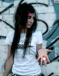 Fryzury Średnie Alternatywne EMO - 179525