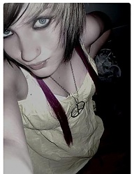 Fryzury Średnie Alternatywne EMO - 55569