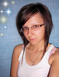 Fryzury Średnie Alternatywne EMO - 57265