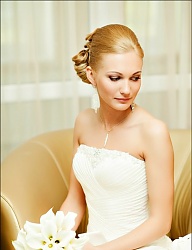 Fryzury Średnie Ślubne - 2395106