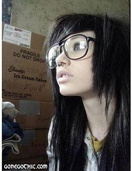 Fryzury Średnie Alternatywne EMO - 240474