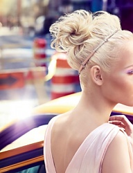 Fryzury Długie Wieczorowe Kręcone Upięcie Blond - 2124699