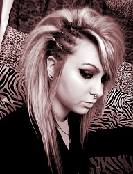 Fryzury Średnie Alternatywne EMO Blond - 1265459