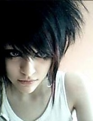 Fryzury Średnie Alternatywne EMO - 700248