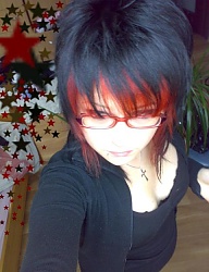 Fryzury Średnie Alternatywne EMO - 90695