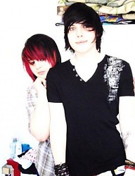 Fryzury Średnie Alternatywne EMO - 698549