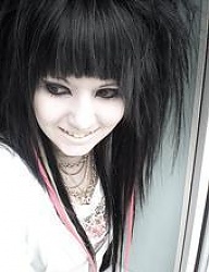 Fryzury Średnie Alternatywne EMO - 33959