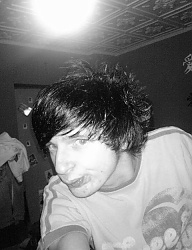 Fryzury Średnie Alternatywne EMO - 81765