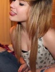 Fryzury Średnie Alternatywne EMO Blond - 1410110