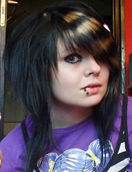 Fryzury Średnie Alternatywne EMO - 846579