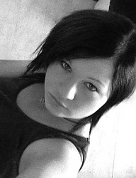 Fryzury Średnie Alternatywne EMO - 61008