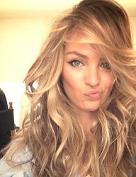 Fryzury Długie Na co dzień Kręcone z grzywką Rozpuszczone Blond - 2826652