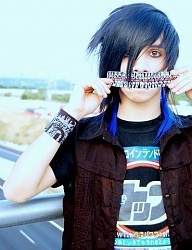 Fryzury Średnie Alternatywne EMO - 74044