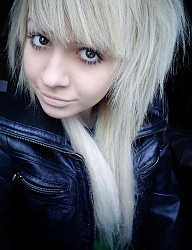 Fryzury Średnie Alternatywne EMO - 744392