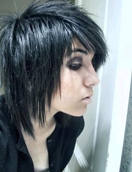 Fryzury Średnie Alternatywne EMO - 8483