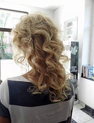 Fryzury Średnie Wieczorowe Kręcone Rozpuszczone Blond - 3170209