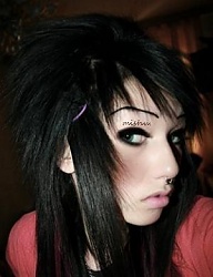 Fryzury Średnie Alternatywne EMO - 427612