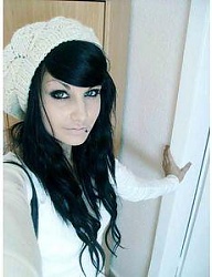 Fryzury Średnie Alternatywne EMO - 117613