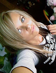 Fryzury Średnie Alternatywne EMO - 221014