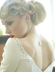 Fryzury Długie Ślubne Kręcone Rozpuszczone Blond - 1468013