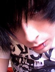 Fryzury Średnie Alternatywne EMO - 697107