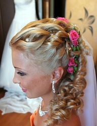 Fryzury Średnie Ślubne - 2409128