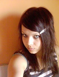 Fryzury Średnie Alternatywne EMO - 2043