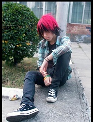 Fryzury Średnie Alternatywne EMO - 437840