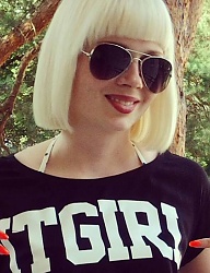 Fryzury Średnie Na co dzień Proste z grzywką Rozpuszczone Blond - 2118153