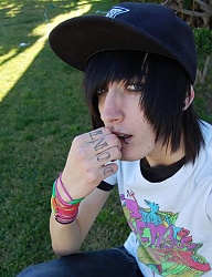 Fryzury Średnie Alternatywne EMO - 703768
