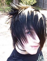 Fryzury Średnie Alternatywne EMO - 303619