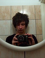 Fryzury Średnie Alternatywne EMO - 2090