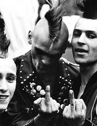 Fryzury Męskie Krótkie Alternatywne Punk Rock - 1173981
