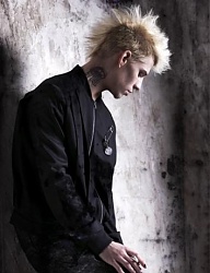 Fryzury Męskie Krótkie Alternatywne Punk Rock Blond - 1135674
