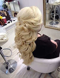 Fryzury Długie Ślubne Kręcone Upięcie Blond - 3045376