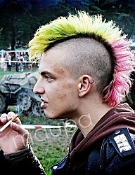 Fryzury Średnie Alternatywne Punk Rock - 637518