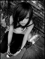 Fryzury Średnie Alternatywne EMO - 230784