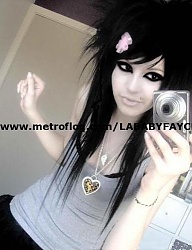 Fryzury Średnie Alternatywne EMO - 34055