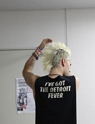 Fryzury Męskie Krótkie Alternatywne Punk Rock Blond - 1089553